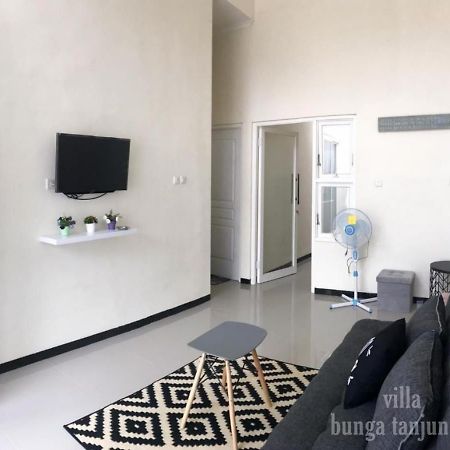 Villa Syariah Bunga Tanjung 16 Batu  Buitenkant foto